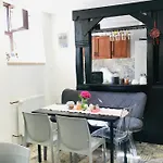 Boutique U Rolanda, Mikulasske Namesti Мини-отель Зноймо