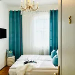 Boutique U Rolanda, Mikulasske Namesti Мини-отель 3*