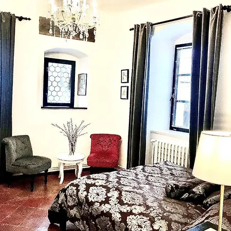 Boutique U Rolanda, Mikulasske Namesti Znojmo