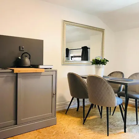 Boutique U Rolanda, Mikulasske Namesti 3*