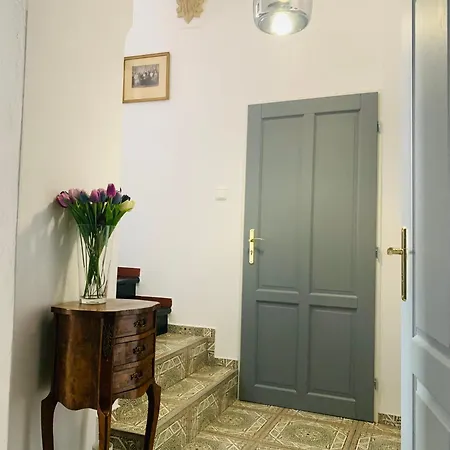 Boutique U Rolanda, Mikulasske Namesti Zajazd 3*