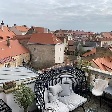 Boutique U Rolanda, Mikulasske Namesti 3*