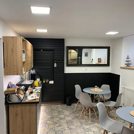 Boutique U Rolanda, Mikulasske Namesti Inn 3*