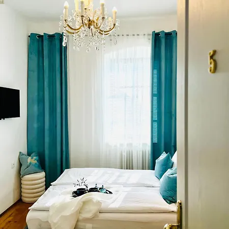 Boutique U Rolanda, Mikulasske Namesti Πανδοχείο 3*