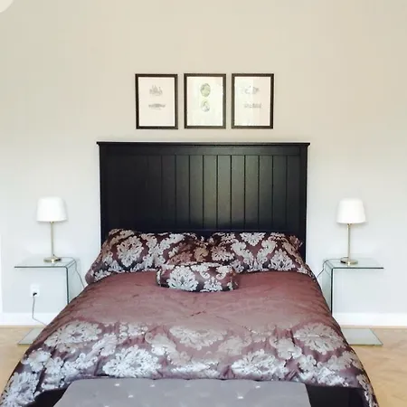 Boutique U Rolanda, Mikulasske Namesti Inn 3*
