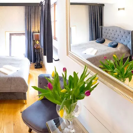 Boutique U Rolanda, Mikulasske Namesti Inn 3*
